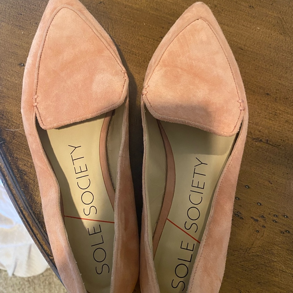 Gently used sole society flats 6.5 beautiful color